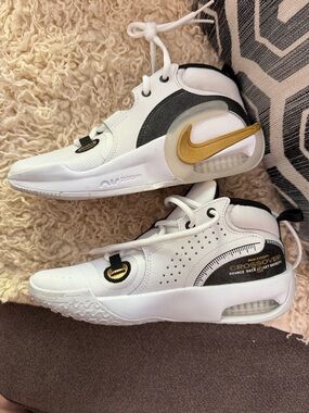 Nike Air Zoom Crossover 2 | Size 5Y | White/Black/Gold | Like New